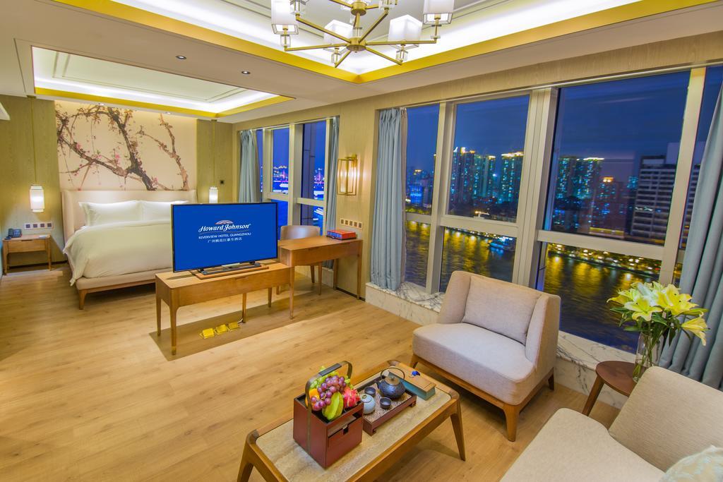 Howard Johnson Riverview Hotel Kuangcsou Kültér fotó